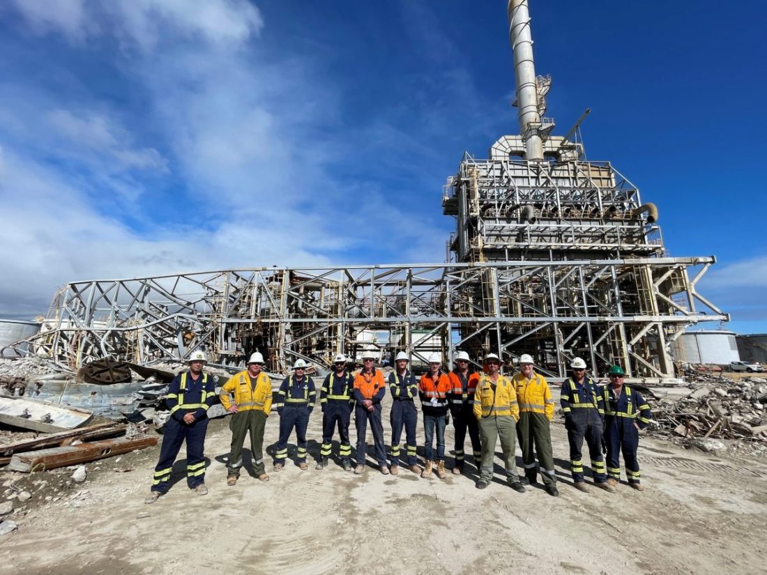 http://bp%20Kwinana%20Energy%20hub%20CCR%20Regeneration%20Tower%20controlled%20induced%20collapse%20crew