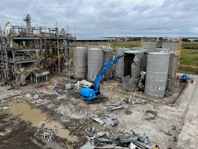 Ausdecom Chemical Plant Tank Demolition project